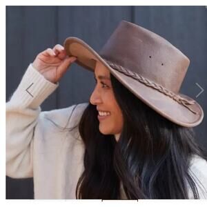 Minnetonka Fold Up Hat in Dark Brown Size Small